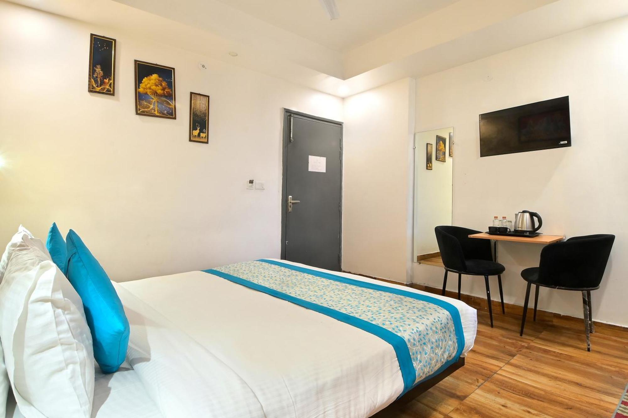 Hotel Red York By Byob Hotels Noida Esterno foto