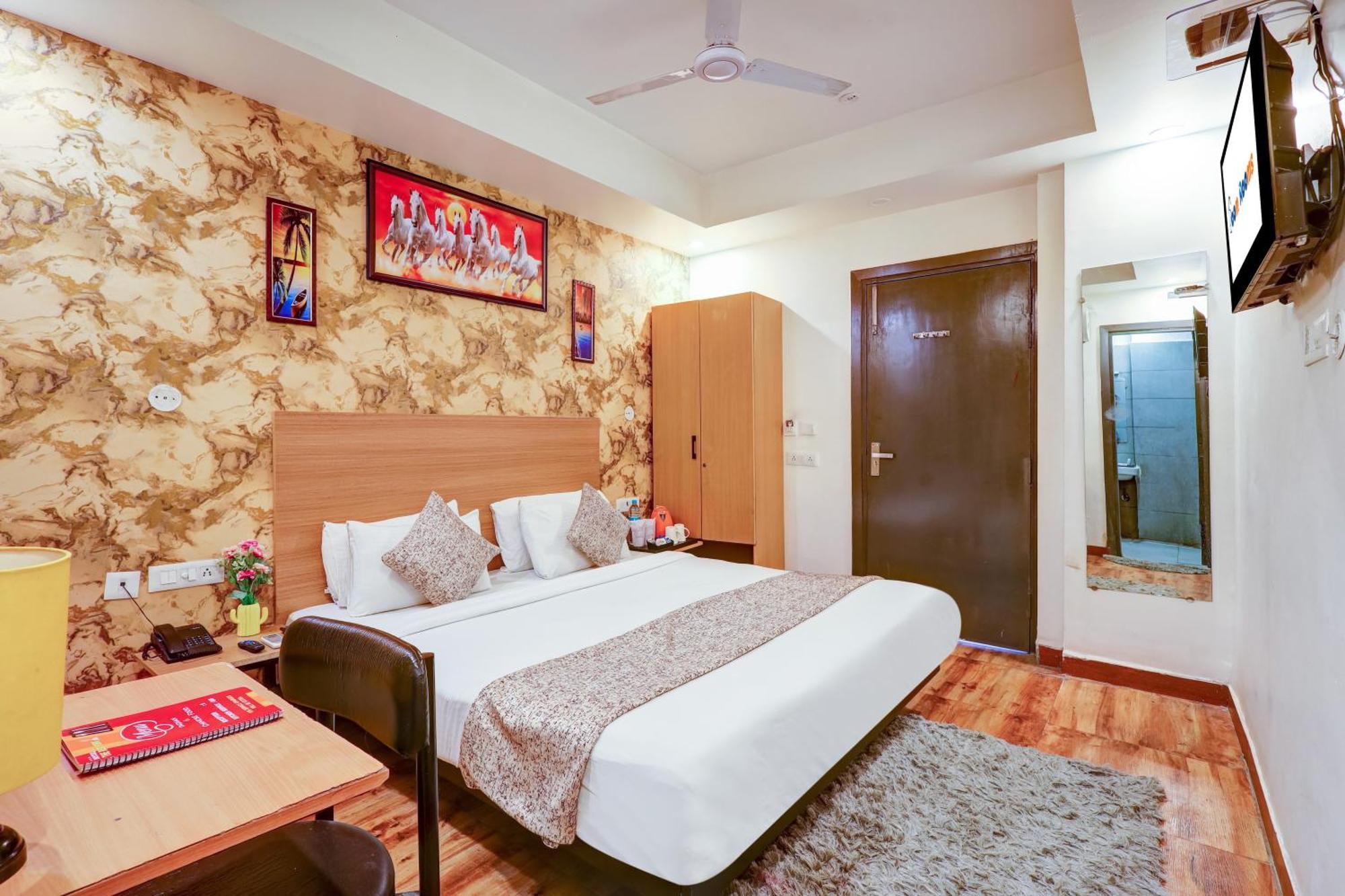 Hotel Red York By Byob Hotels Noida Esterno foto