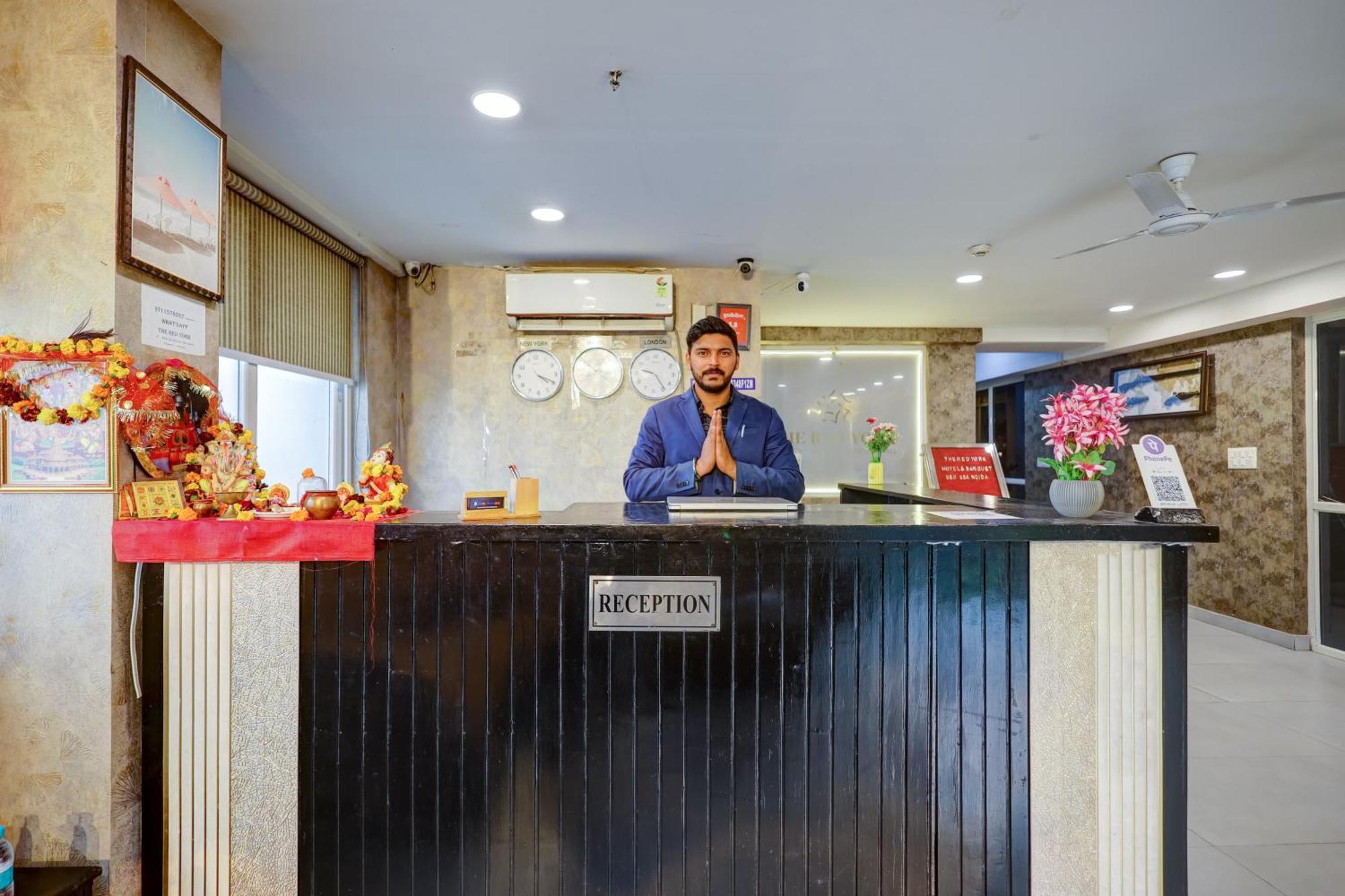 Hotel Red York By Byob Hotels Noida Esterno foto