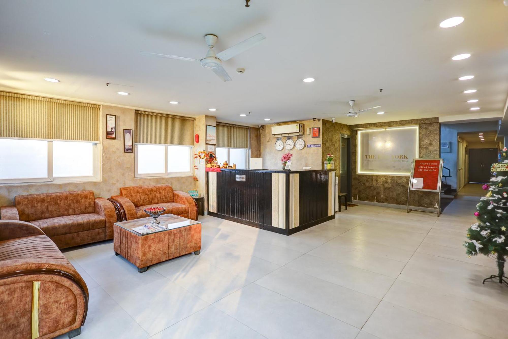 Hotel Red York By Byob Hotels Noida Esterno foto